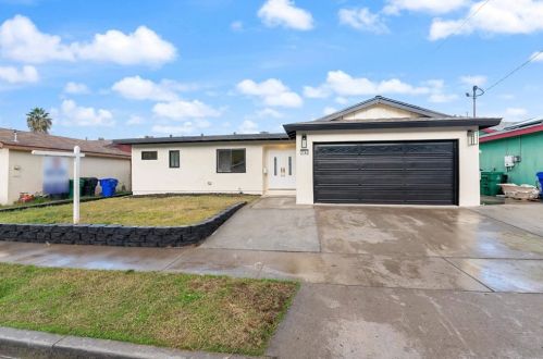 7742 Shorewood Dr, San Diego CA  92114-6047 exterior