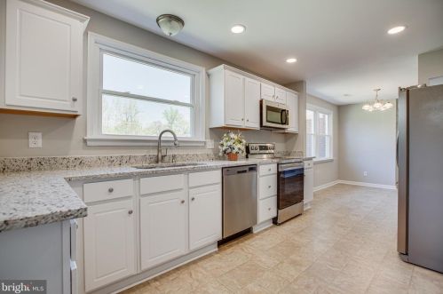 10600 Woodland Dr, Fredericksburg VA  22407-7759 exterior