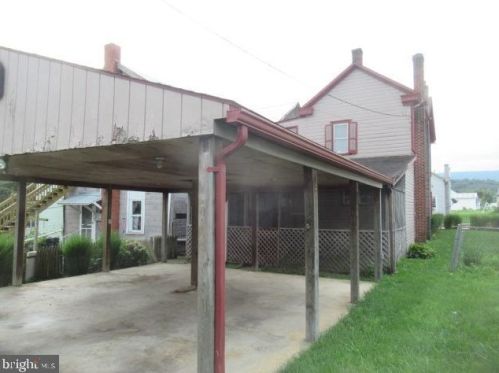 208 Market St, Academia, PA 17082