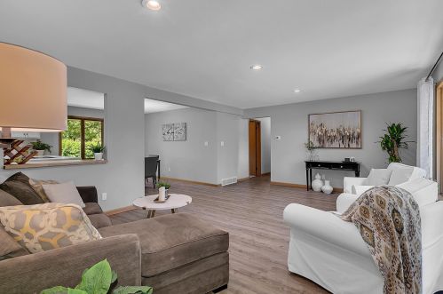 1735 Roosevelt Rd, Saint Cloud MN  56301-5166 exterior