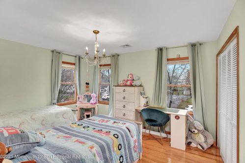 26 Northfield Ave, East Brunswick NJ  08816-3031 exterior