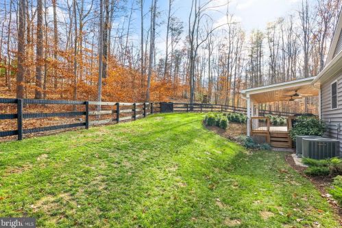 9085 Bristow Woods Ct, Nokesville VA  20181 exterior