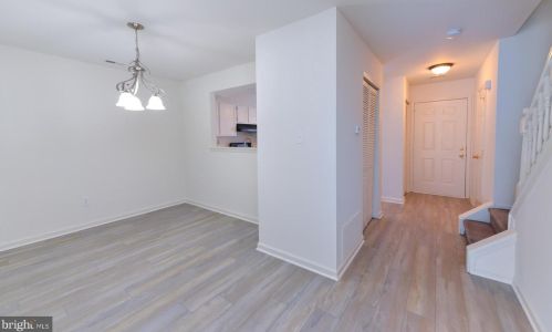 9 Ford Ln, Berlin Boro, NJ 08009-9475