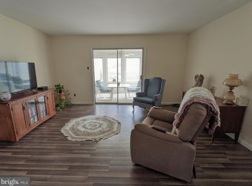 1708 Hills Dr, Norristown, PA 19401-5700