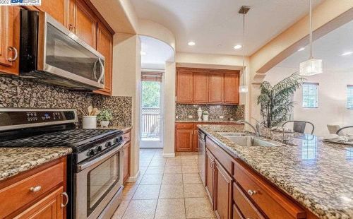 7478 Stoneleaf Rd, San Ramon CA  94582-5724 exterior