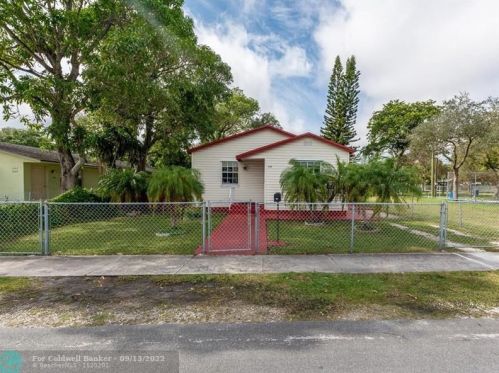 238 1st Ave, Dania Beach, FL 33004-2844