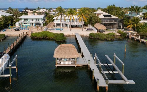 55 Bounty Ln, Key Largo, FL 33037-2304