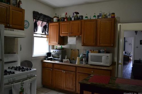 326 Bond St, Bridgeport, CT 06610-2204