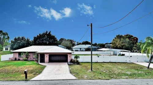 3005 6th St, Lehigh Acres, FL 33976-2516