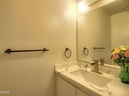 3131 Kelp Ln, Oxnard CA 93035-1665 exterior