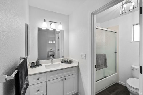 101 Fairoaks Dr, Vacaville CA  95688-5319 exterior