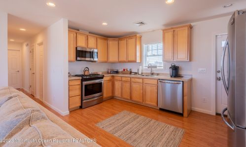 37 Good Luck Dr, Berkeley Township NJ  08721-1114 exterior