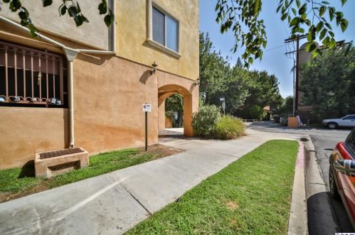 5303 Satsuma Ave, North Hollywood CA  91601-3540 exterior