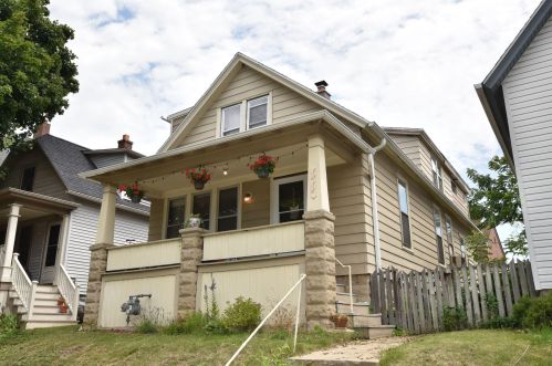 3056 Pierce St, Milwaukee, WI 53215-1234
