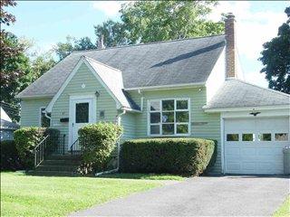87 Linda Ln, Schenectady, NY 12304-4111