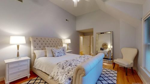 6 Townsend Rd, Farmington CT  06032-1569 exterior