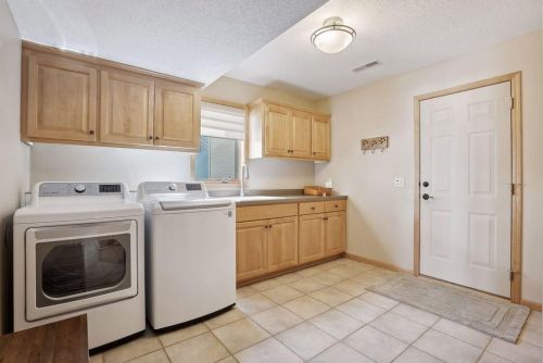 1119 Sommers St, Hudson WI  54016-2360 exterior
