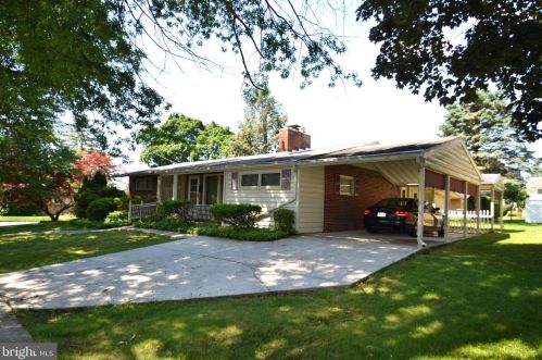 200 Runson Rd, Camp Hill PA  17011-2637 exterior