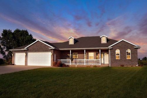 2230 Walton Ct, Kaukauna, WI 54130-3760