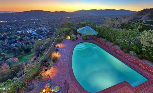 5403 Godbey Dr, La Canada, CA 91011-1835