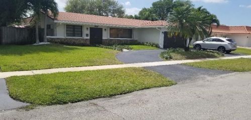 4800 37th St, Hollywood FL  33021-2239 exterior