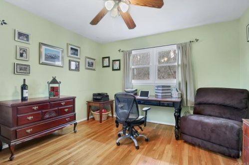 42 Miriam Dr, Warwick NY  10990-3516 exterior