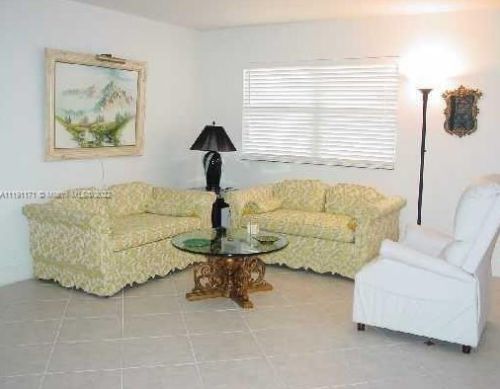604 Saxony, Delray Beach, FL 33446-1056