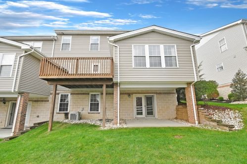 218 Parkside Ln, Pittsburgh, PA 15236-1681