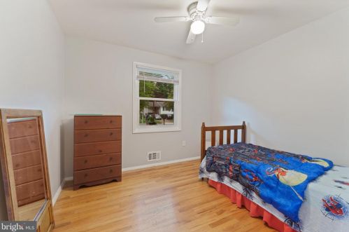 8813 Sylvania St, Lorton VA  22079-1612 exterior