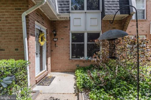 1151 Harbour Dr, Palmyra NJ 08065-2216 exterior