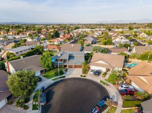 4237 Sussex Cir, Cypress CA  90630-2742 exterior