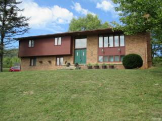4220 Reservoir Rd, Kingsport, TN 37660-7923
