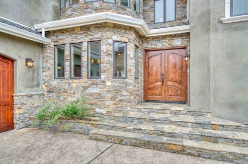408 Greenbrier Rd, Princeton By The Sea, CA 94019-2220