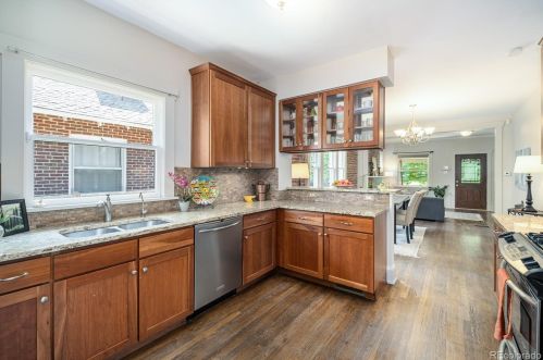 1016 Cook St, Denver CO 80209-4922 exterior