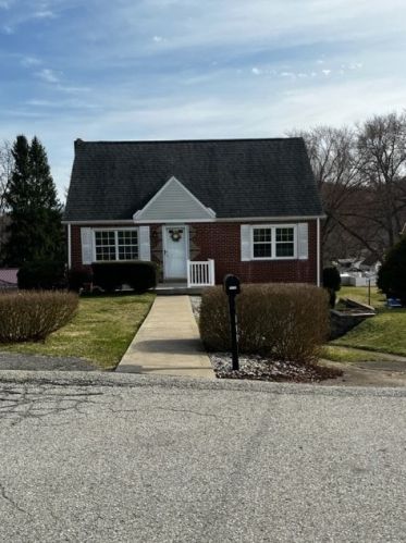5118 Hill St, Finleyville, PA 15332-1143