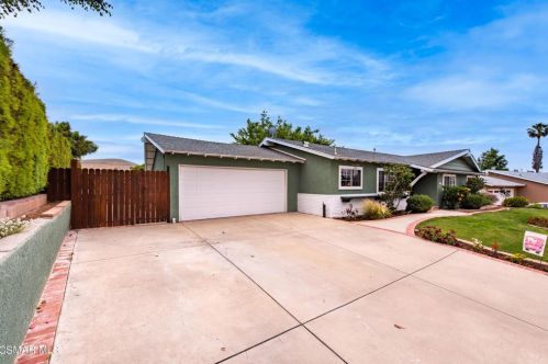 3360 Big Spg Ave, Simi Valley CA 93063-1316 exterior