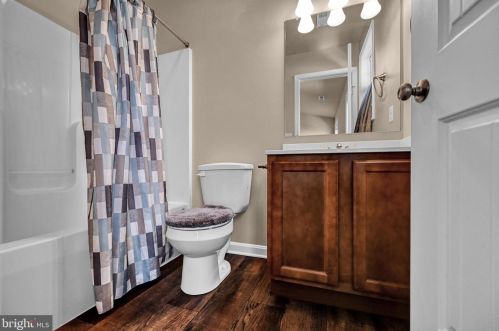 510 Charles Ave, Hanover PA 17331-3353 exterior