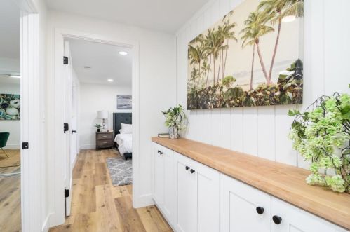 7012 Bobhird Dr, San Diego CA 92119-1404 exterior