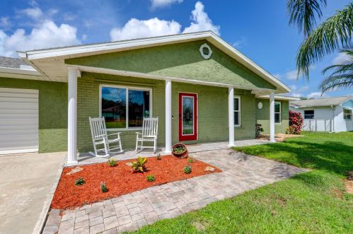 422 Lamon Ln, Fort Pierce, FL 34983-2216