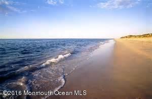 103 Pennsylvania Ave, Lavallette, NJ 08735-2433