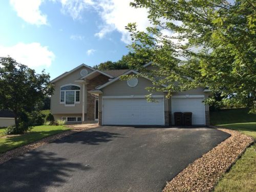 817 Quail Pkwy, Minnetrista, MN 55388