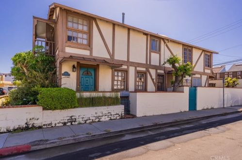 825 Bay Ave, Newport Beach, CA 92662-1138