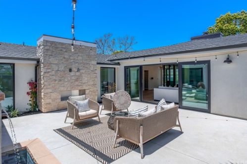 1712 Tradewinds Ln, Newport Beach CA  92660-4312 exterior