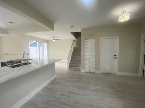 16864 1st Pl, Hollywood FL  33027-1094 exterior
