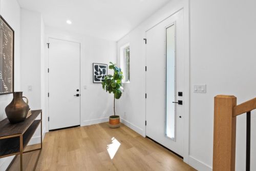 1968 Colony St, Mountain View, CA 94043-1756