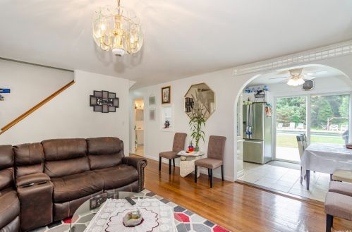 9 Cedar Dr, East Hampton NY  11937-1477 exterior