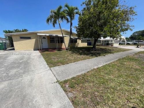 7021 26th St, Hollywood FL  33023-3744 exterior