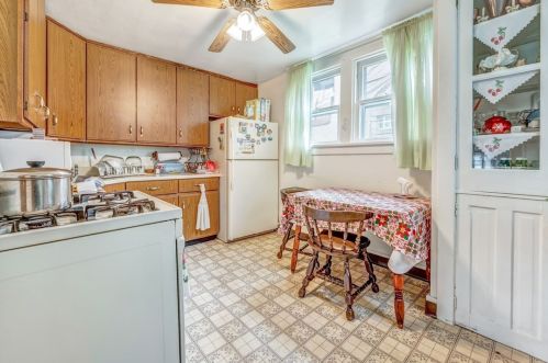 432 Melrose Ave, Ambridge PA 15003-2404 exterior