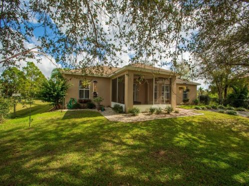 8425 102 Ct, Vero Beach FL  32967-3282 exterior