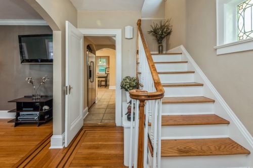 74 Van Nostrand Pl, Amityville, NY 11701-3508